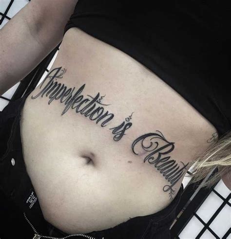 tatuagem de cruz na barriga|Inspire